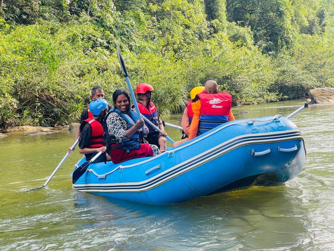 Sinharaja Vini Villa Deniyaya Bagian luar foto